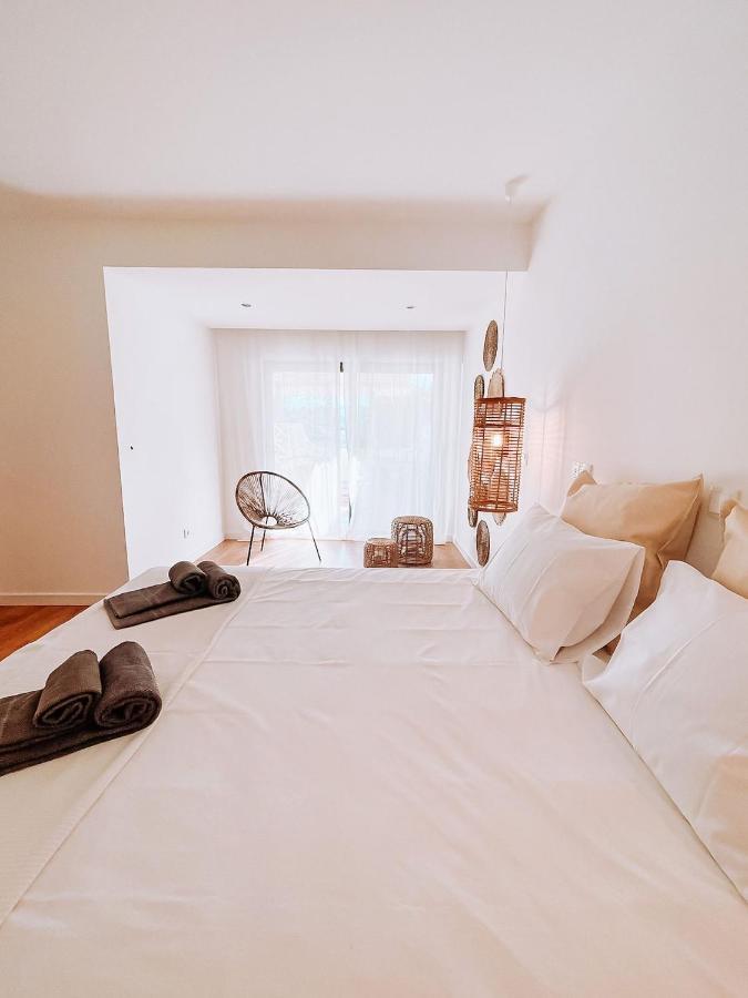 Апартаменти Oursea - Sea View With Pool - Fully Renewed 2022 Албуфейра Екстер'єр фото